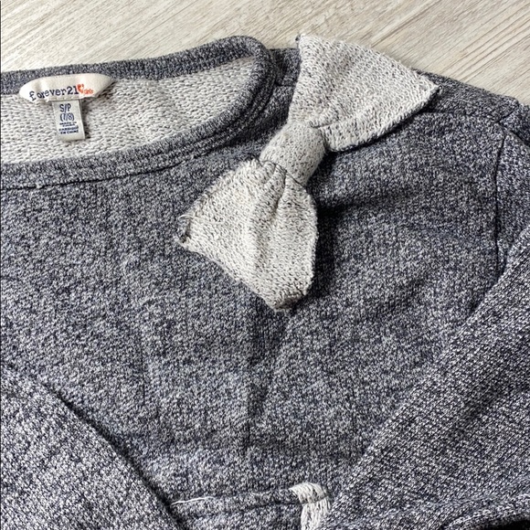Forever21 girls crop sweatshirt with bow detail - Picture 3 of 3